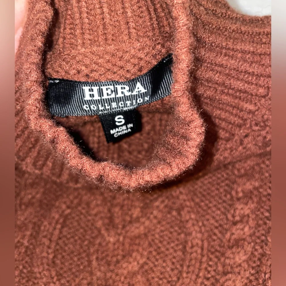Sweater - Picture 4 of 5
